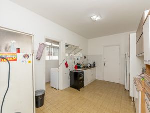 Image 11 - 920575