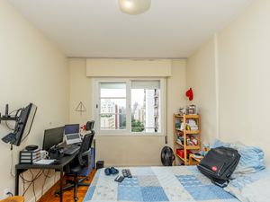 Image 19 - 920575