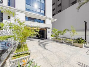 Image 3 - 920582