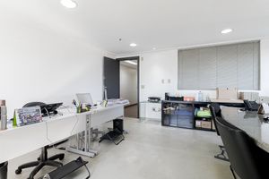 Image 21 - 920582