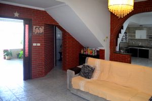 Image 31 - 920595