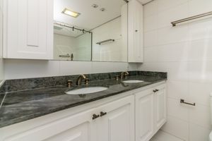 Image 14 - 920617