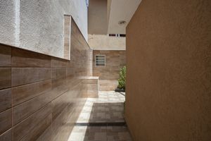 Image 70 - 920626