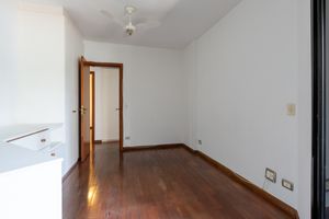 Image 32 - 920649