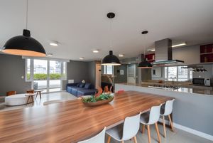 Image 33 - 920651