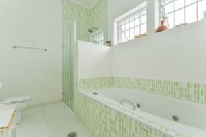 Image 32 - 920657