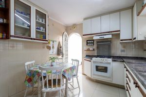 Image 23 - 920658