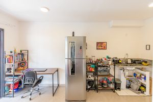 Image 3 - 920659