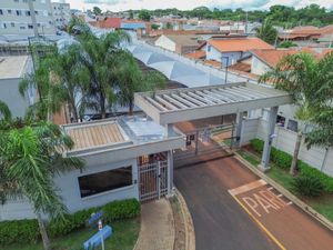 Image 15 - 920666