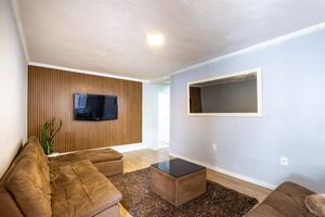 Image 34 - 920670