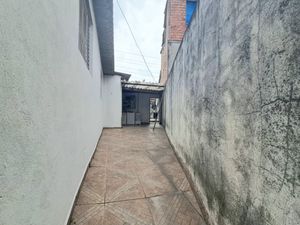 Image 7 - 920670
