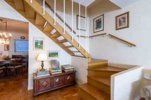 Image 8 - 920674