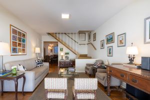 Image 4 - 920674