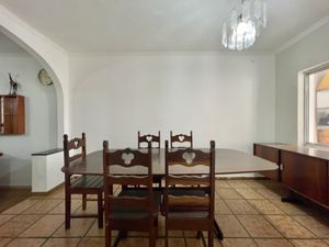 Image 10 - 920677