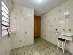 Image 37 - 920677