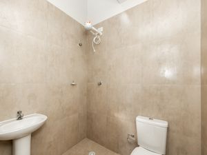 Image 3 - 920679