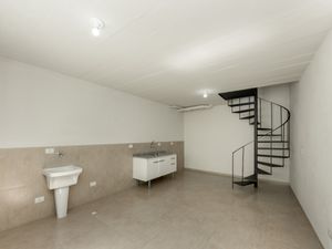 Image 7 - 920679