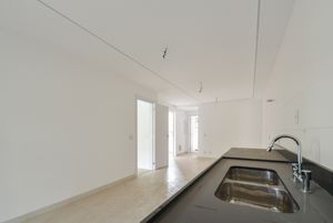 Image 40 - 920683