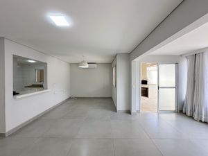Image 5 - 920692