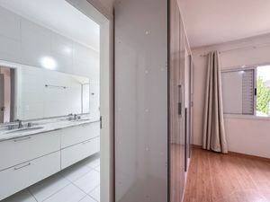 Image 34 - 920692