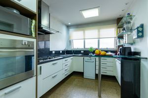 Image 33 - 920702