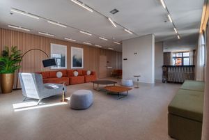 Image 38 - 920711