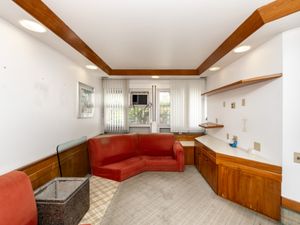 Image 25 - 920720