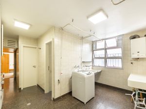 Image 26 - 920720