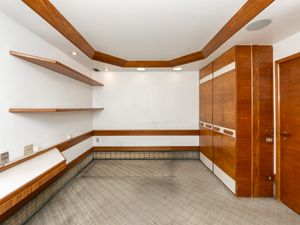 Image 21 - 920720