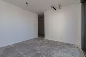 Image 21 - 920723