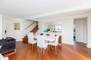 Image 16 - 920731