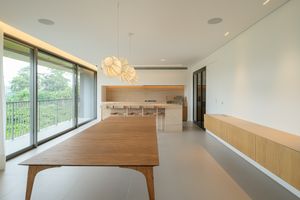 Image 25 - 920738