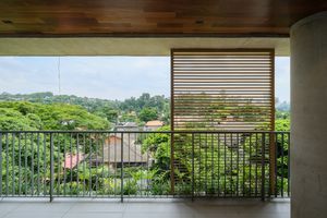 Image 1 - 920738