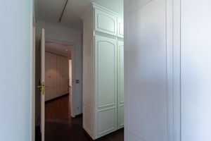 Image 20 - 920742