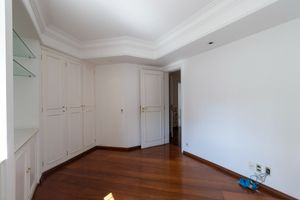 Image 33 - 920742