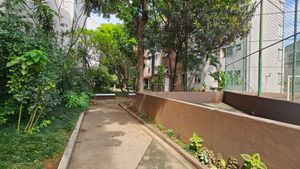 Image 16 - 920753