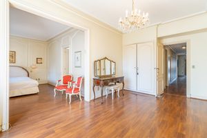 Image 26 - 920758