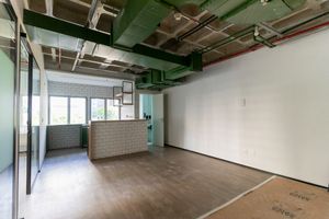 Image 1 - 920765