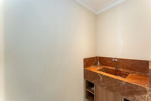 Image 22 - 920770