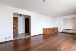 Image 7 - 920782