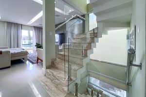 Image 7 - 920785