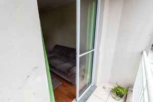 Image 8 - 920896