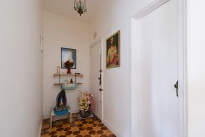 Image 7 - 920926
