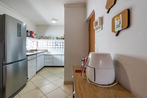 Image 19 - 920938