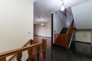 Image 5 - 920956