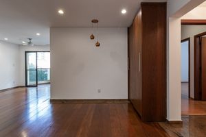 Image 10 - 920961