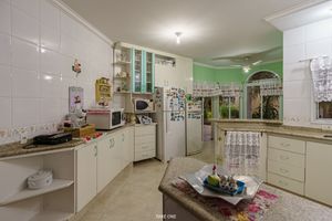 Image 19 - 920998