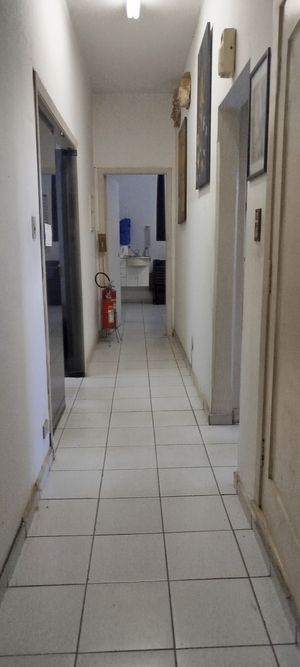 Image 8 - 921000