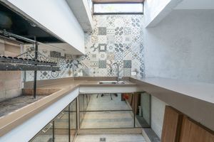 Image 19 - 921009