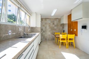 Image 21 - 921009